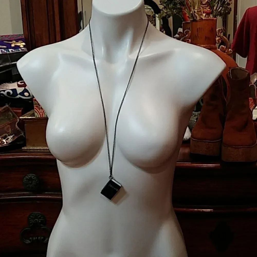 Neckles